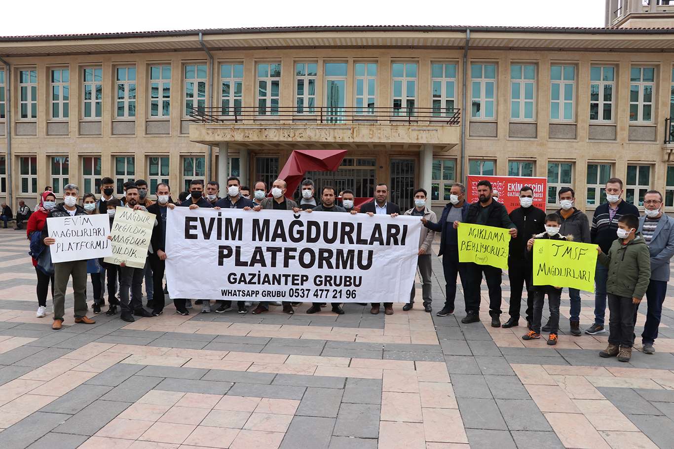 “Evim” şirketlerine para yatıranlar mağduriyetlerinin giderilmesini istiyor “Evim” şirketlerine para yatıranlar mağduriyetlerinin giderilmesini istiyor